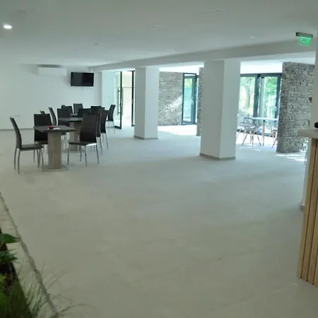 Teracite 3* 瓦爾納